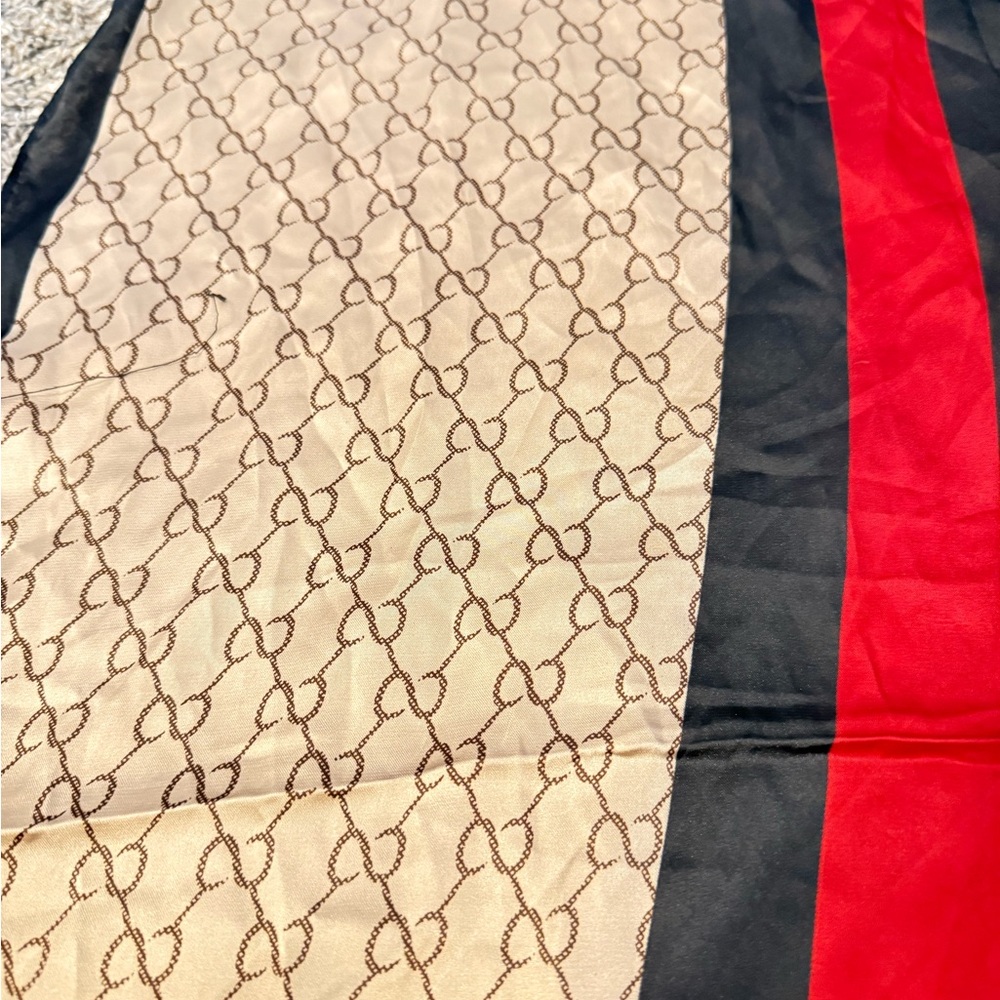 Beige and Red Patterned Scarf - Picture 2 of 3